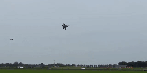 f-35a巴黎航展表演落叶飘技压群芳