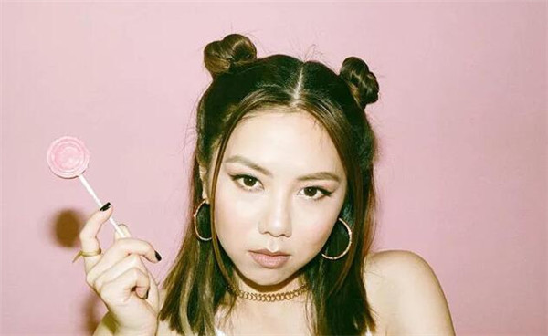 张雨绮PK刘诗诗 大腿完胜发型输