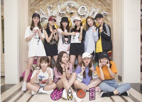 少女裙子练舞照流出:大娟暴瘦,这3位排练也要女生火箭动漫图片