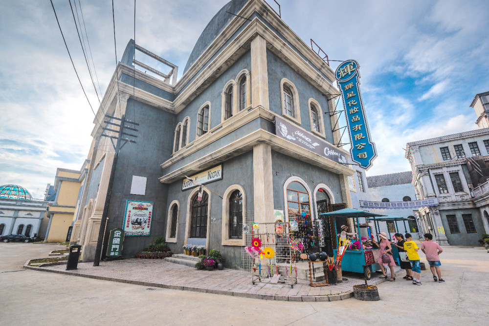 这个地方 有着老上海的味道 成了摄影网红地