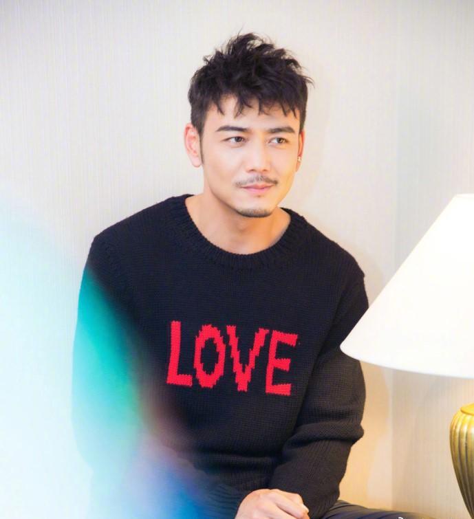 杨硕儿子帅气神似韩国小鲜肉，完美继承爹妈好基因