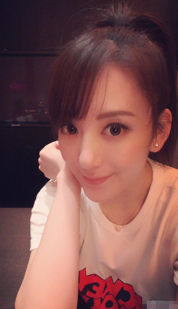 天王嫂里方媛颜值最能打？网友：看看张学友老婆年轻时的照片吧