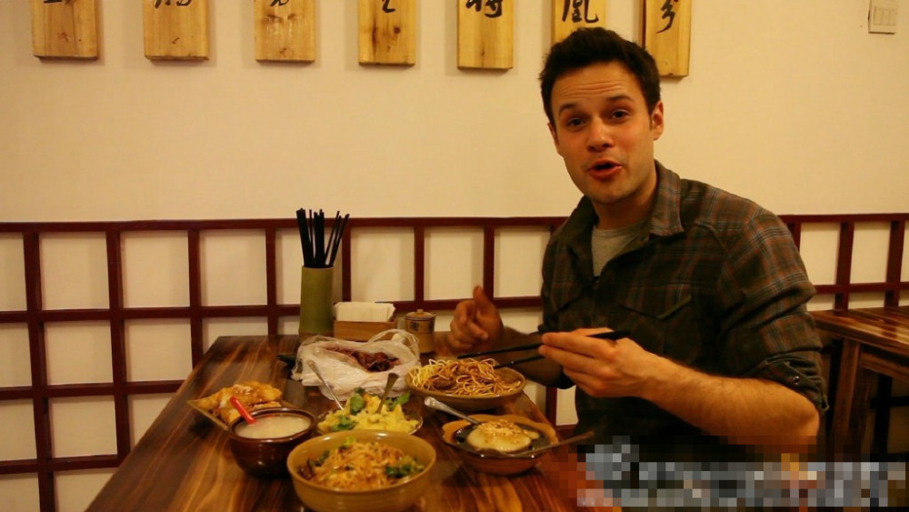 那个扬言要三年内吃遍中国的外国人怎么样了?