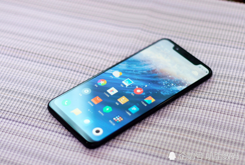 为什么网上那么多人骂小米8,现实中却很多人买