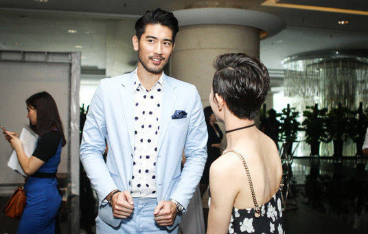 胡歌身高185cm 吴彦祖身高186cm 吴亦凡身高