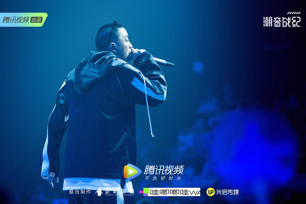 嘻哈诗人Jony J用《慢慢来》表音乐态度，潮趴火热开唱