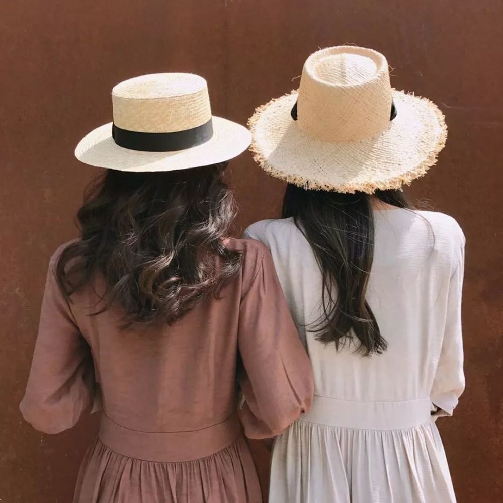 一起吃吃一起喝喝   再加点小动作   更能让照片增添亲蜜 feel 呢