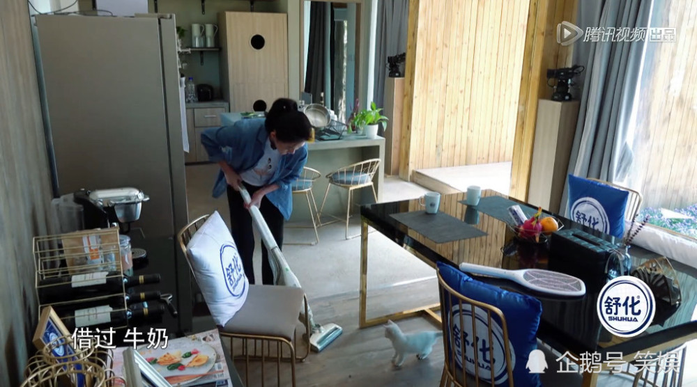 汪小菲不听老婆话手又被割伤?大S细心包扎尽