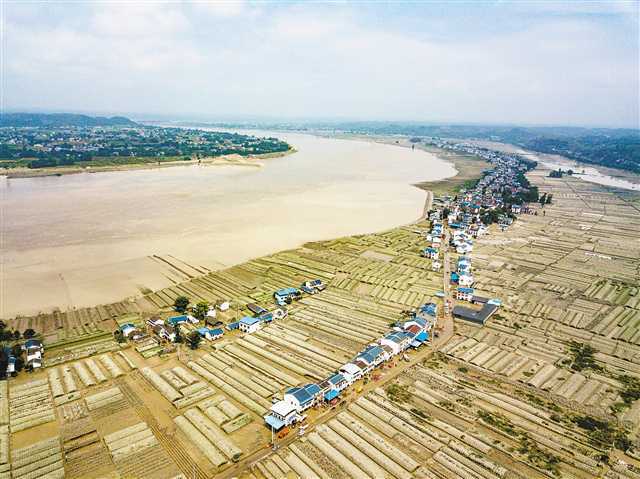 涪江洪峰过境,潼南,铜梁等地多个乡镇和街道受灾严重