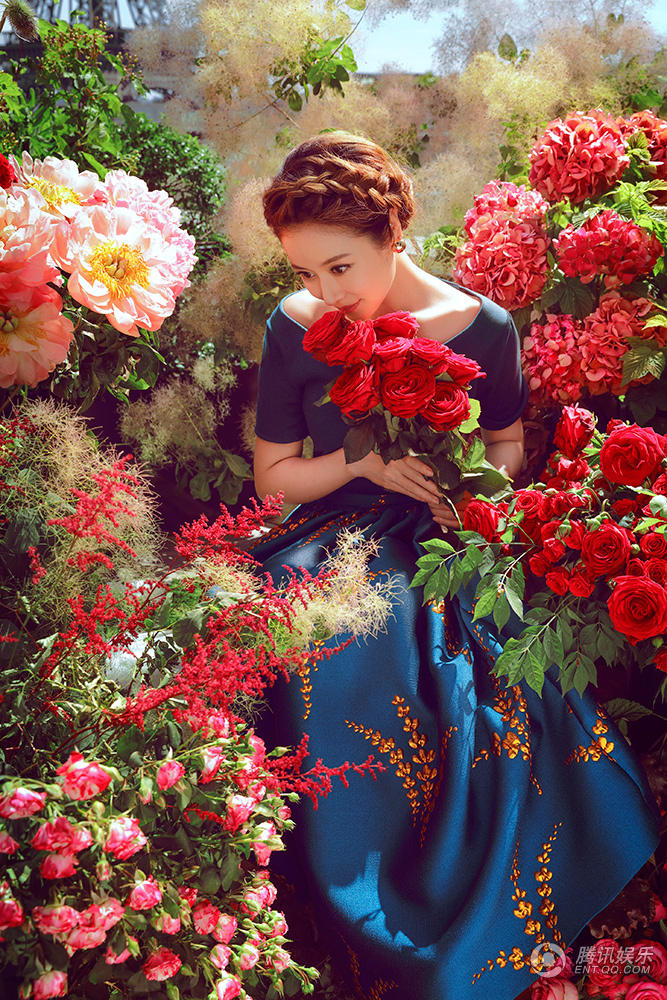 唯美！林心如发婚前写真曝光 准新娘比花娇