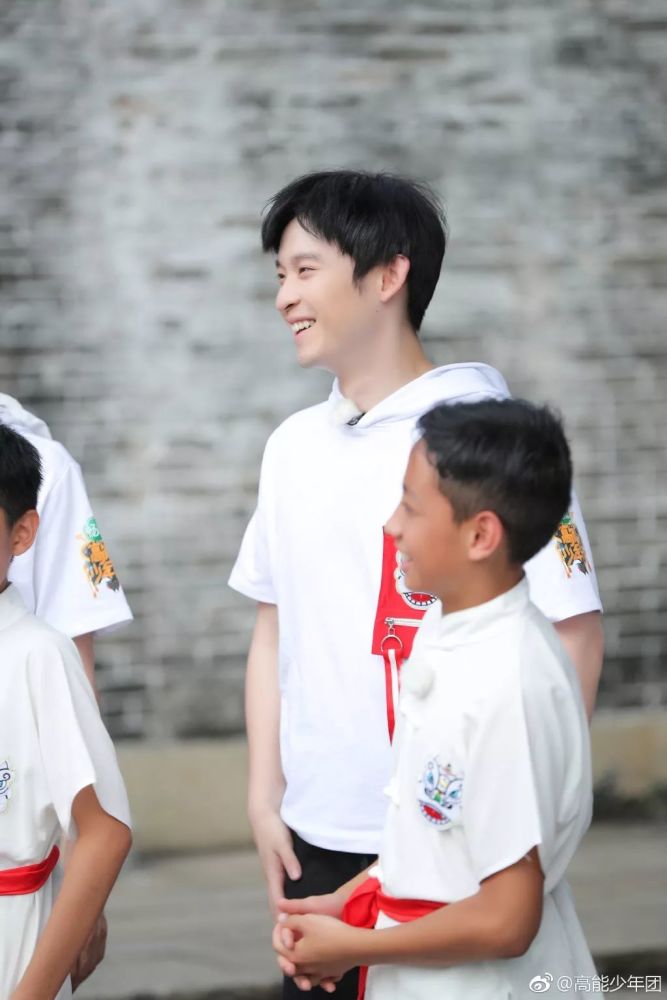 对不起,《高能少年团》我真的笑不出来