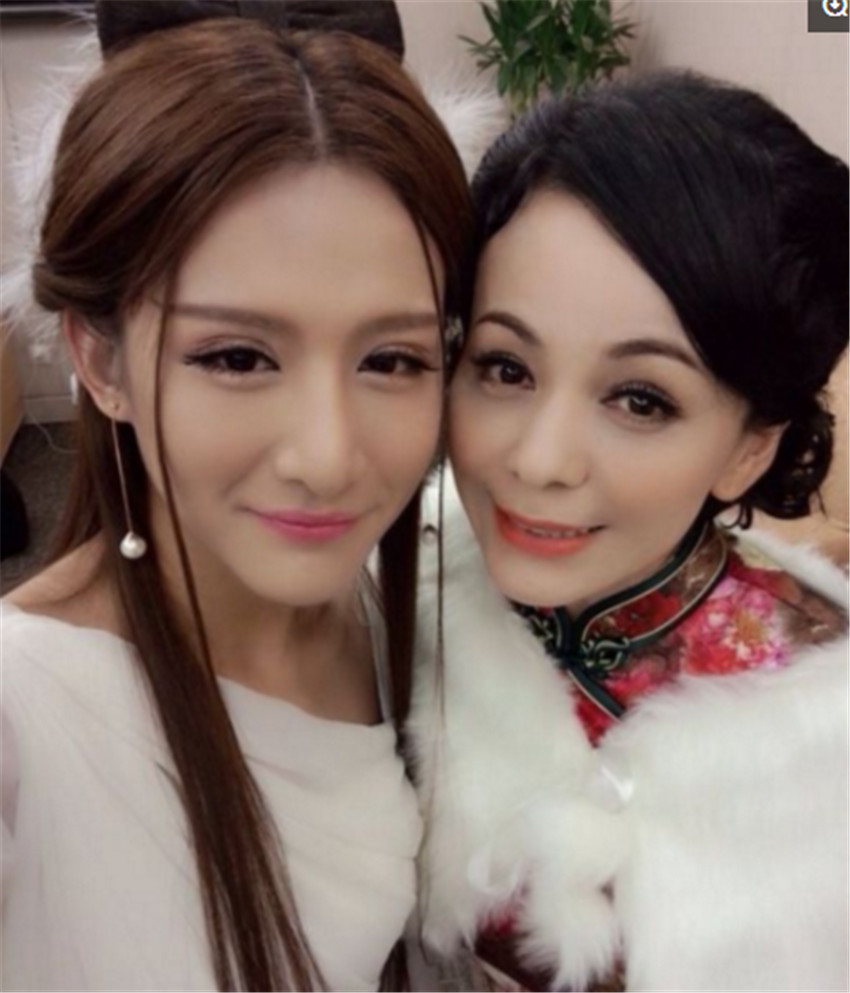 一次意外的男扮女,成为最美反串演员,男女颜值都很高