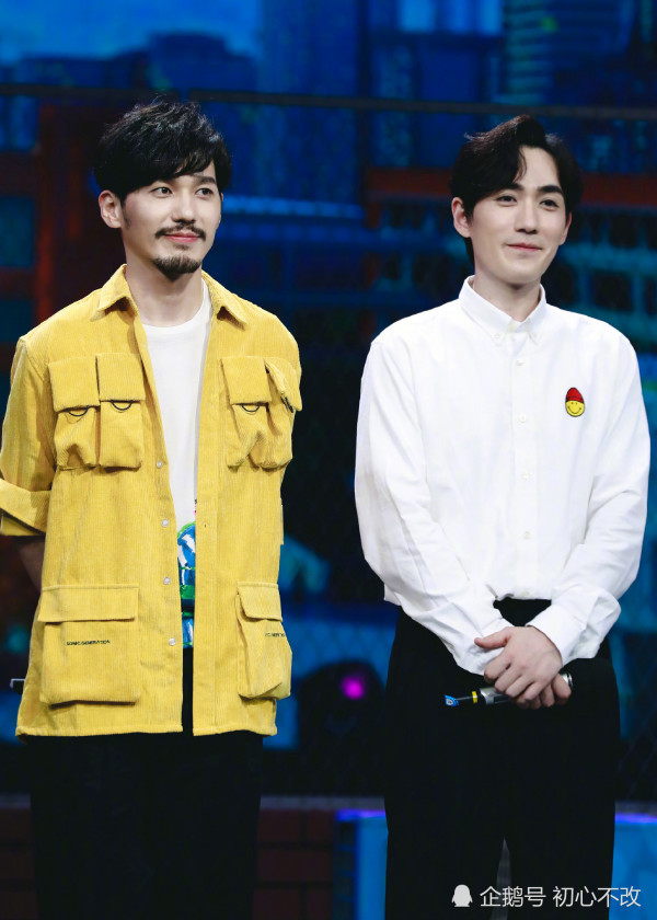 朱一龙白宇快本合照曝光,图二笑容抢镜,网友:无