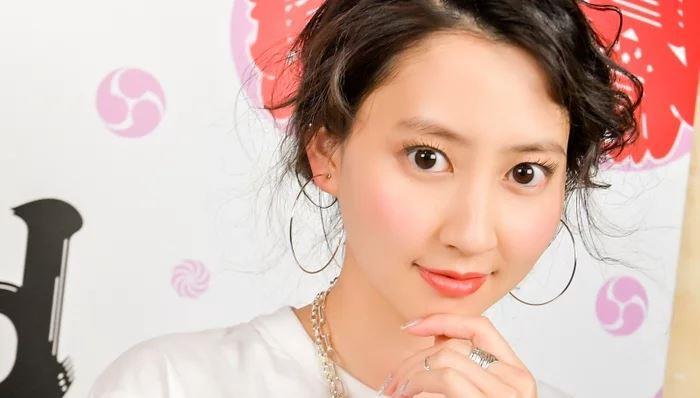 模特河北麻友子将参加girlsaward展示简约帅气私人穿搭网友 直呼受不了 这样穿真的好 看点快报