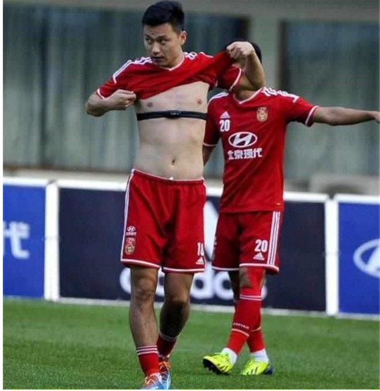 如果国足队员的工资由你定,你会给他们多少呢