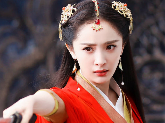 《扶摇》中杨幂的造型,前三个都很美,唯独第四