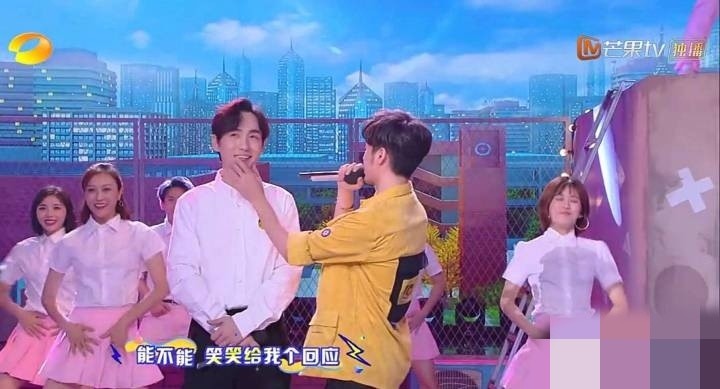 朱一龙白宇快本花式互怼,何老师全程看戏,小动