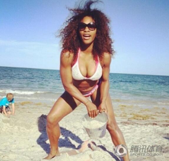 小威海滩比基尼辣照 穿露背豹纹装吸睛_学生时