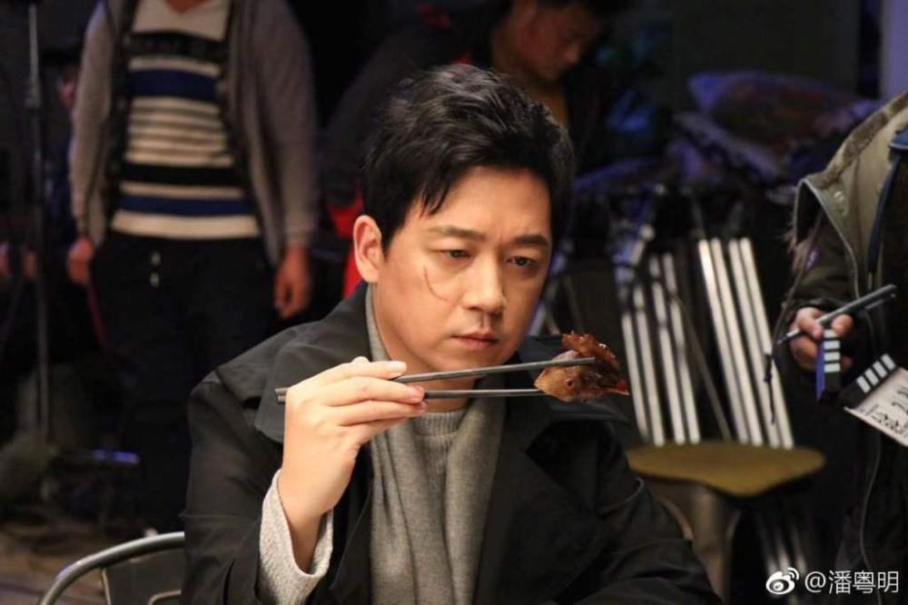 一场婚变深陷丑闻，今凭炸裂演技再翻红，历尽磨难归来一如少年