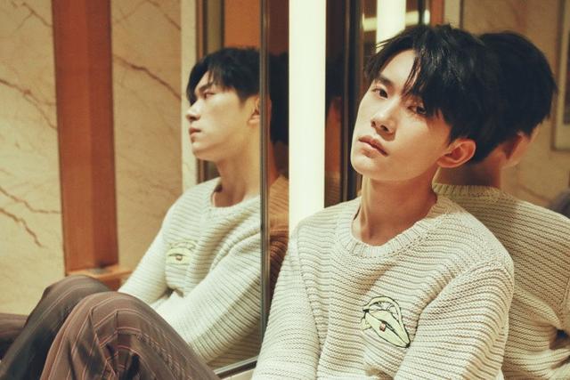 易烊千玺晒中戏录取通知书,证书编号证明了他