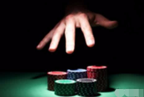 丈夫网赌负债累累选择跑路,妻子被起诉!