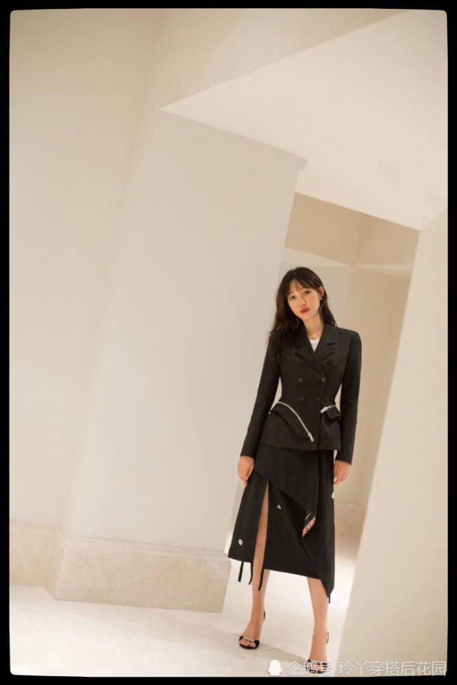 白百何穿八千块凉鞋现身,看到脚趾时我尴尬了