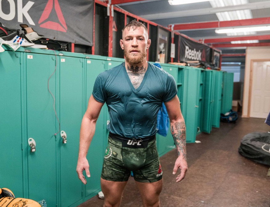 UFC嘴炮也会怕!世界杯决赛搭肩普京遭警告