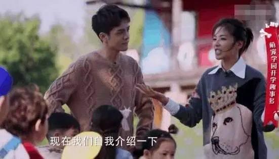 女星被叫阿姨时的反应，刘涛范冰冰满脸尴尬，她们俩却主动要求
