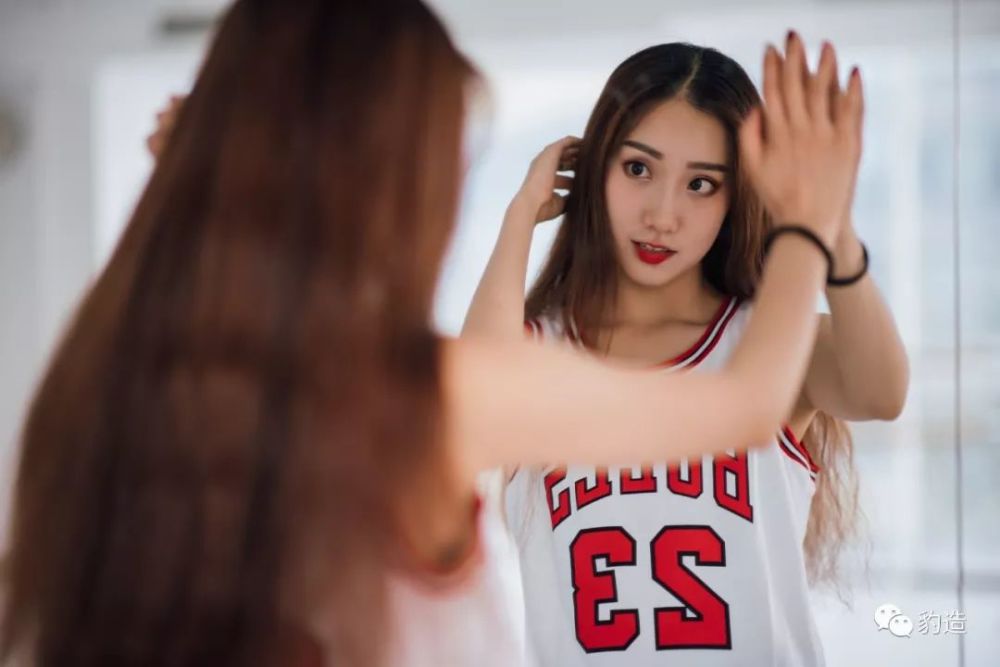惊艳 这才是女生专属球鞋的正确打开方式 看点快报