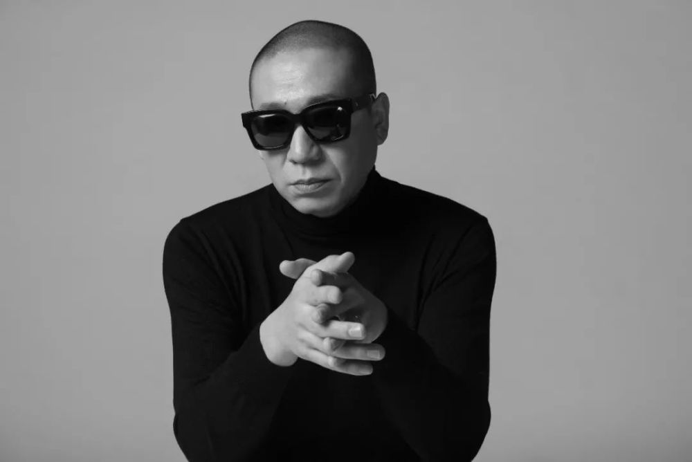 二手玫瑰梁龙:我要在中国摇滚史上留下一抹不俗的妖艳
