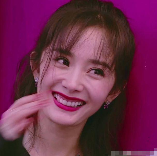 《明日之子》杨幂跟李宇春同框竟然被秒杀?连