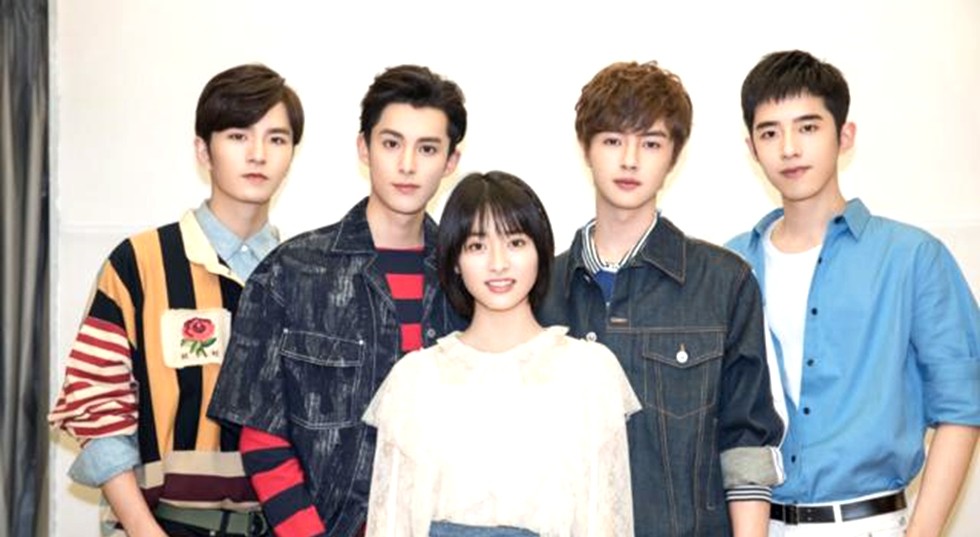 主角颜值高但演技很烂的电视剧,图一正在热播