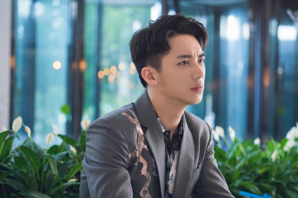 许魏洲《爱情进化论》官宣定档 首部电视剧挑战投行精英