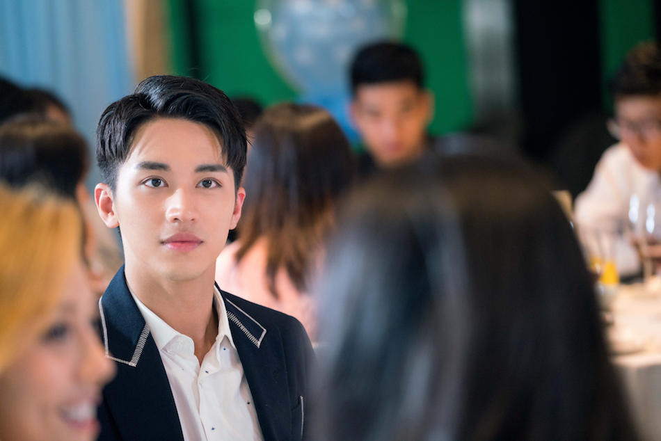 许魏洲《爱情进化论》官宣定档 首部电视剧挑战投行精英