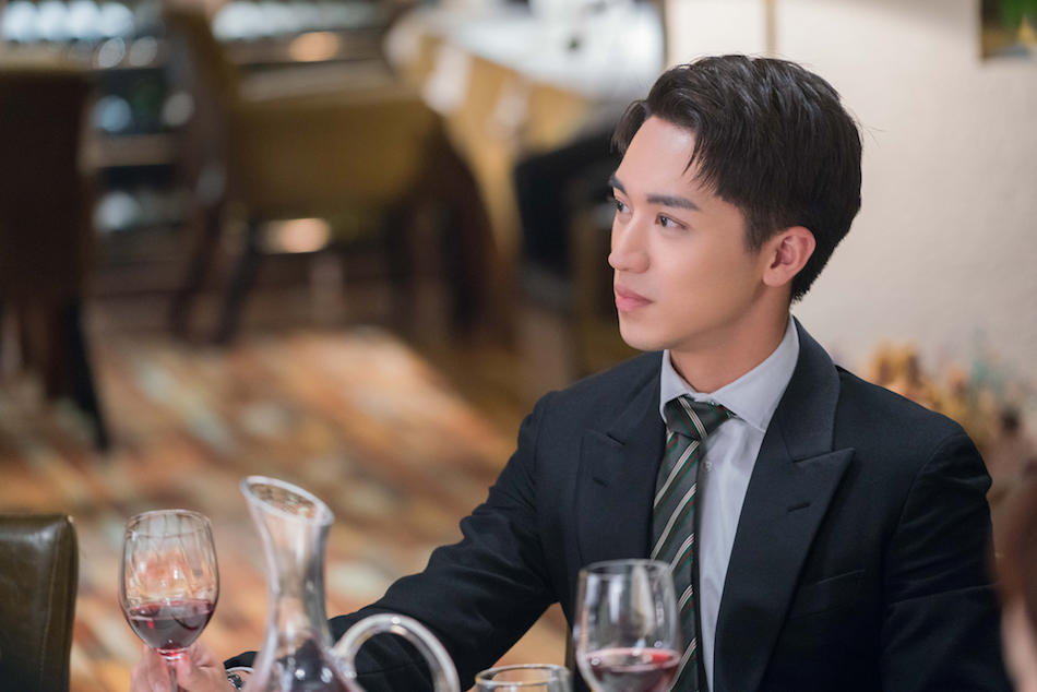 许魏洲《爱情进化论》官宣定档 首部电视剧挑战投行精英