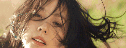 舞台上单手脱衣?你以为看到的是性感,泫雅想要表达的更多是率性