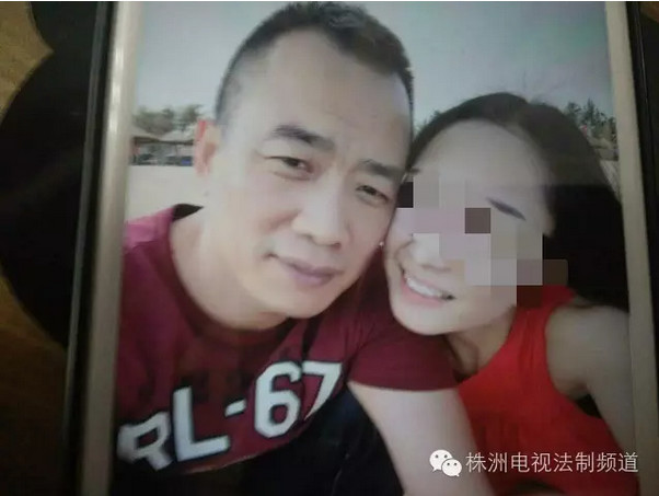 看天下：男子与7女谈爱 儿子称总和不同妈妈睡