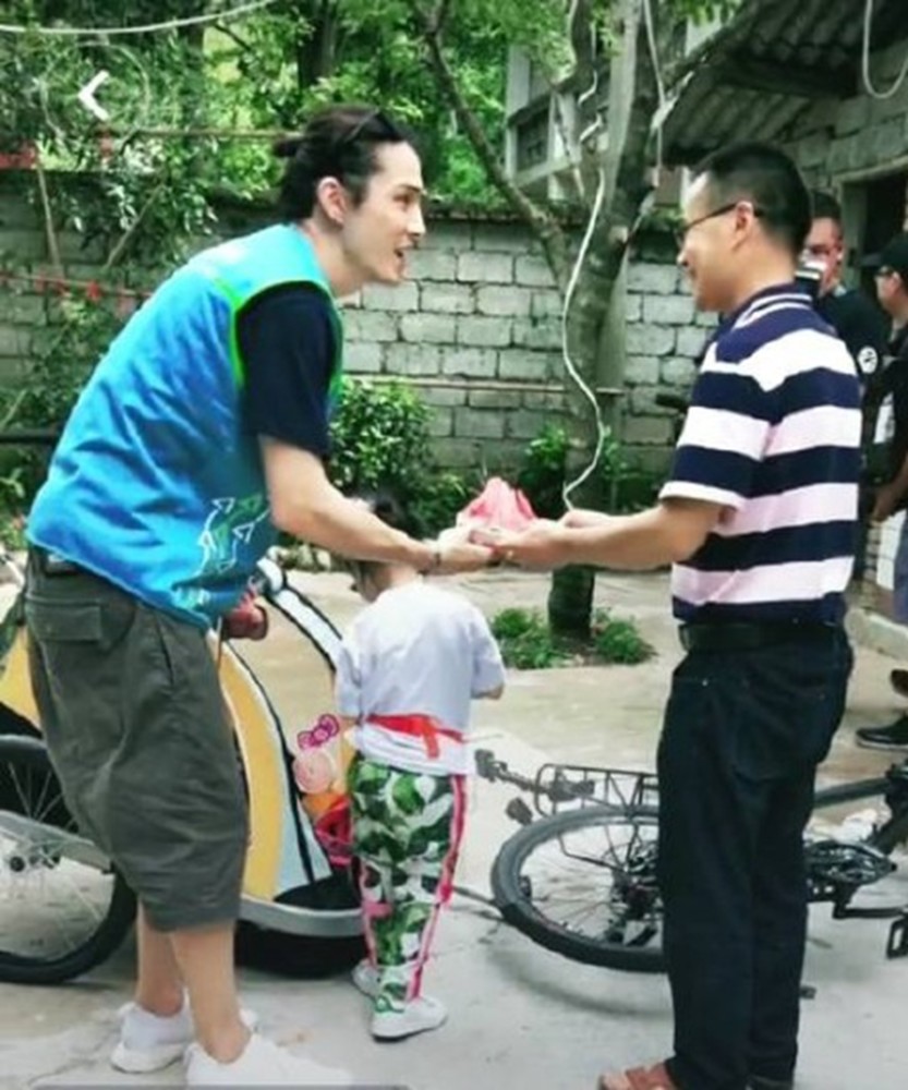 《想想办法吧爸爸》李承铉带lucky行骗,这孩