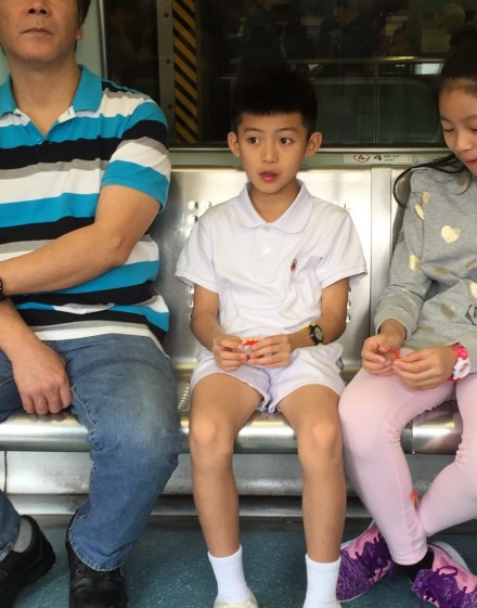 你见过颜值最高的路人长什么样?网友晒照,最后