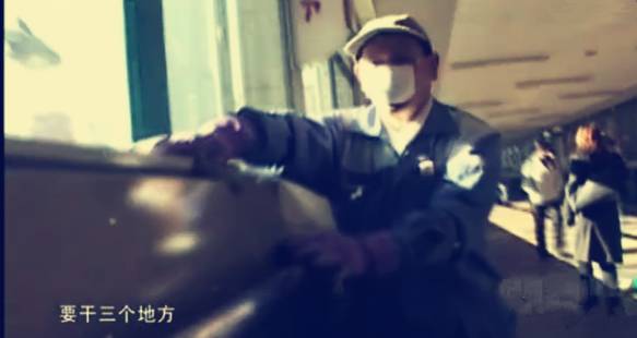 这位上海爸爸土插队回来又去洋插队 感动了全世界