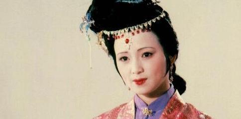 红楼梦:秦可卿跟王熙凤是什么关系?死前为什么