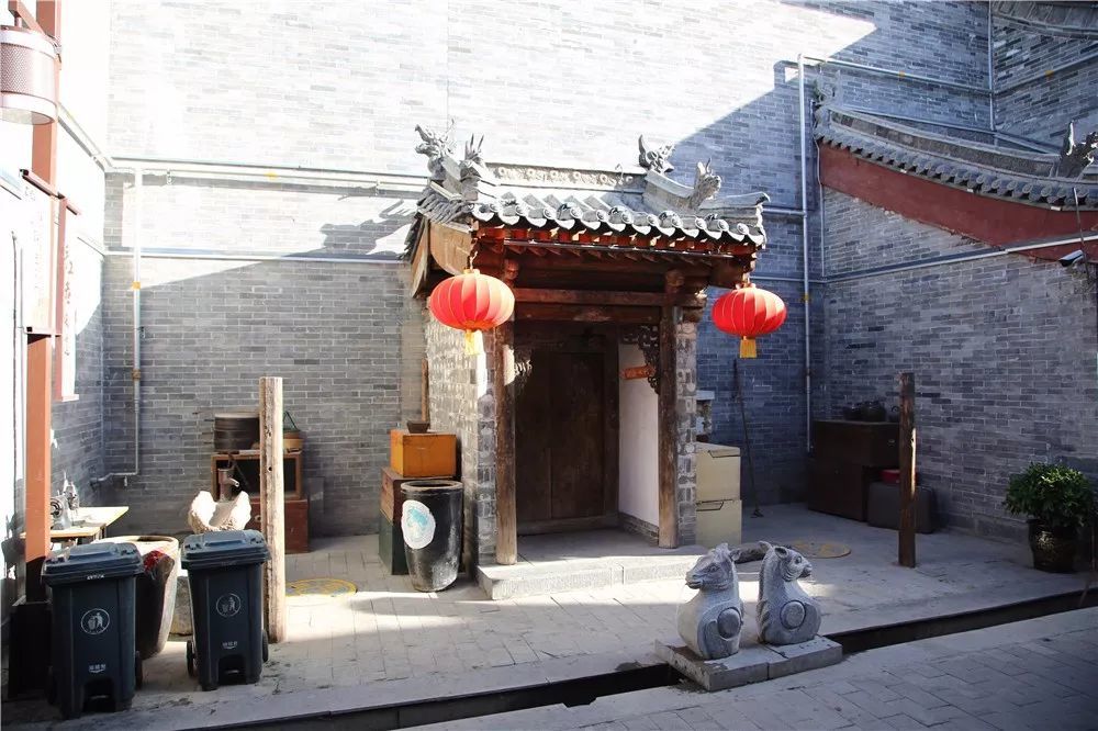 跟着铛铛车漫游青城玉泉老城区 坐着铛铛车到底能玩什么 看点快报