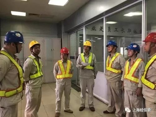 市经信系统认真落实防汛抗台各项措施 请看来