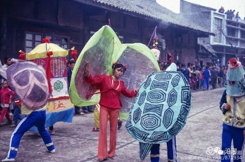 1987年沿河土家族自治县成立当日场景