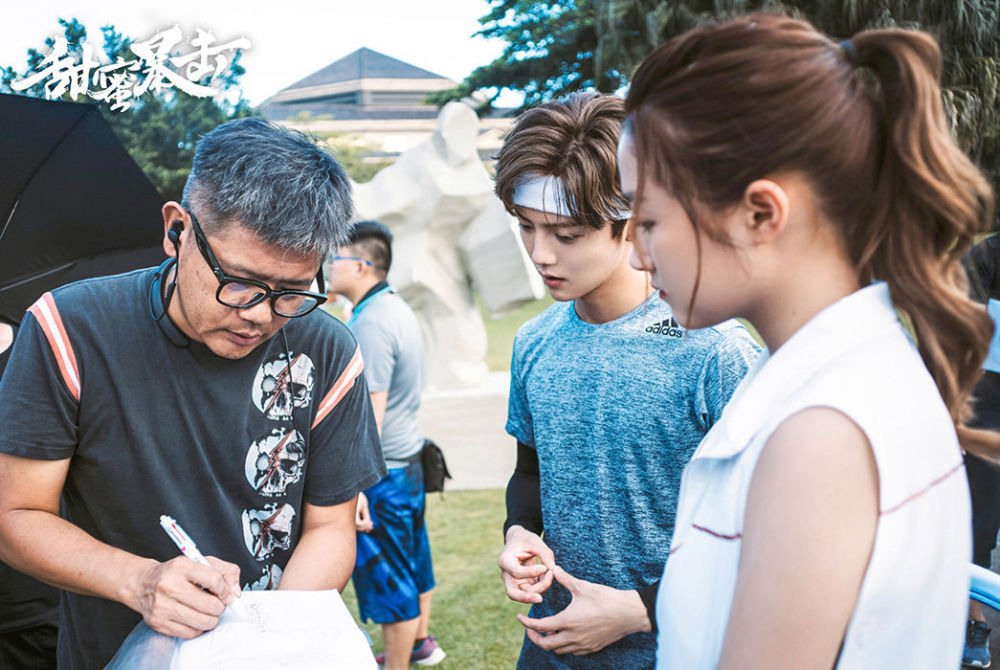 《甜蜜暴击》花絮:鹿晗有多宠关晓彤?拍戏钱