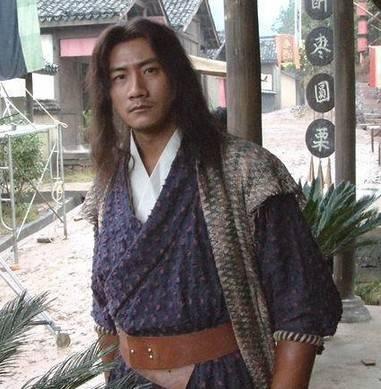 乔峰天下无敌的武功是如何来的?师傅到底是谁