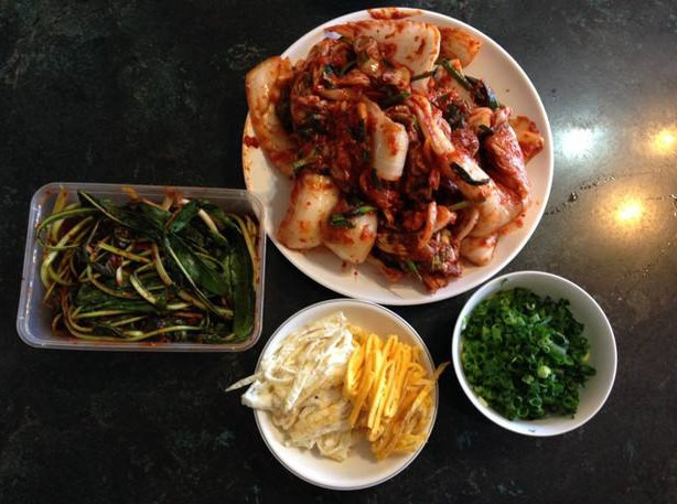 韩国人表示,为何中国人吃肉我们却吃泡菜?美国