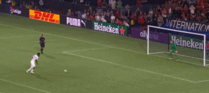 13轮点球36岁雷纳最抢戏!加图索招呼穆帅:咱俩老头去试试?