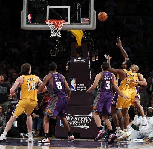 季后赛34次绝杀:詹皇封神 科比仅1次_学生时代