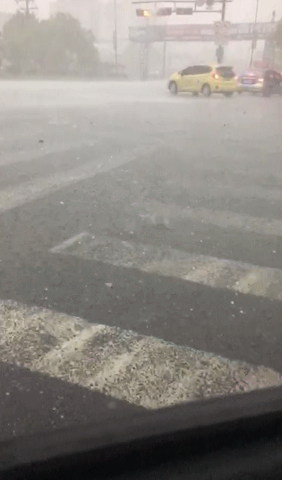 气温腰斩,短时雷暴,局部冰雹 今天的天气,刺激!